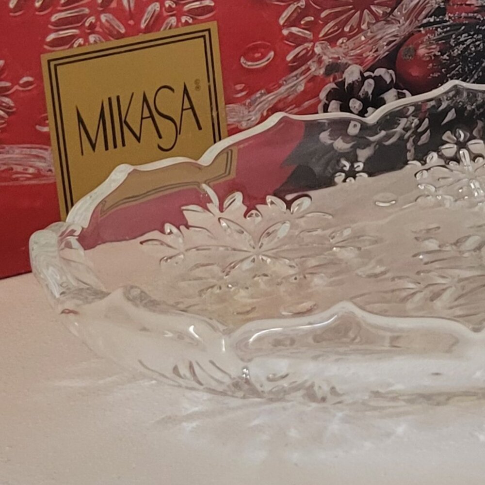 Mikasa Crystal Snowflake Sweet Dish Dessert Candy Tray NIB Vintage Christmas